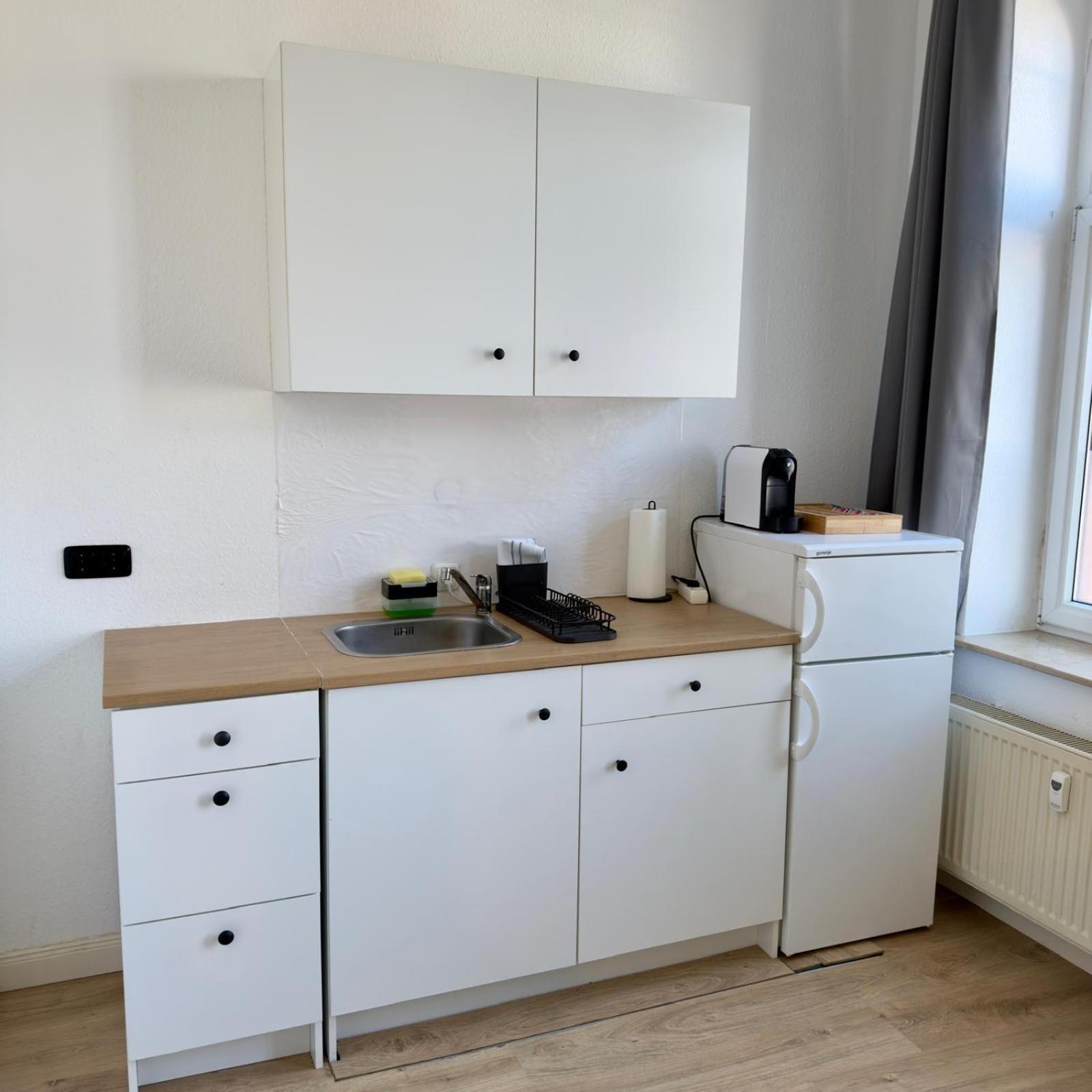 Raha Apartments - Charmantes Studio-Apartment - Hbf - Gratis Parkplatz Erfurt Eksteriør billede